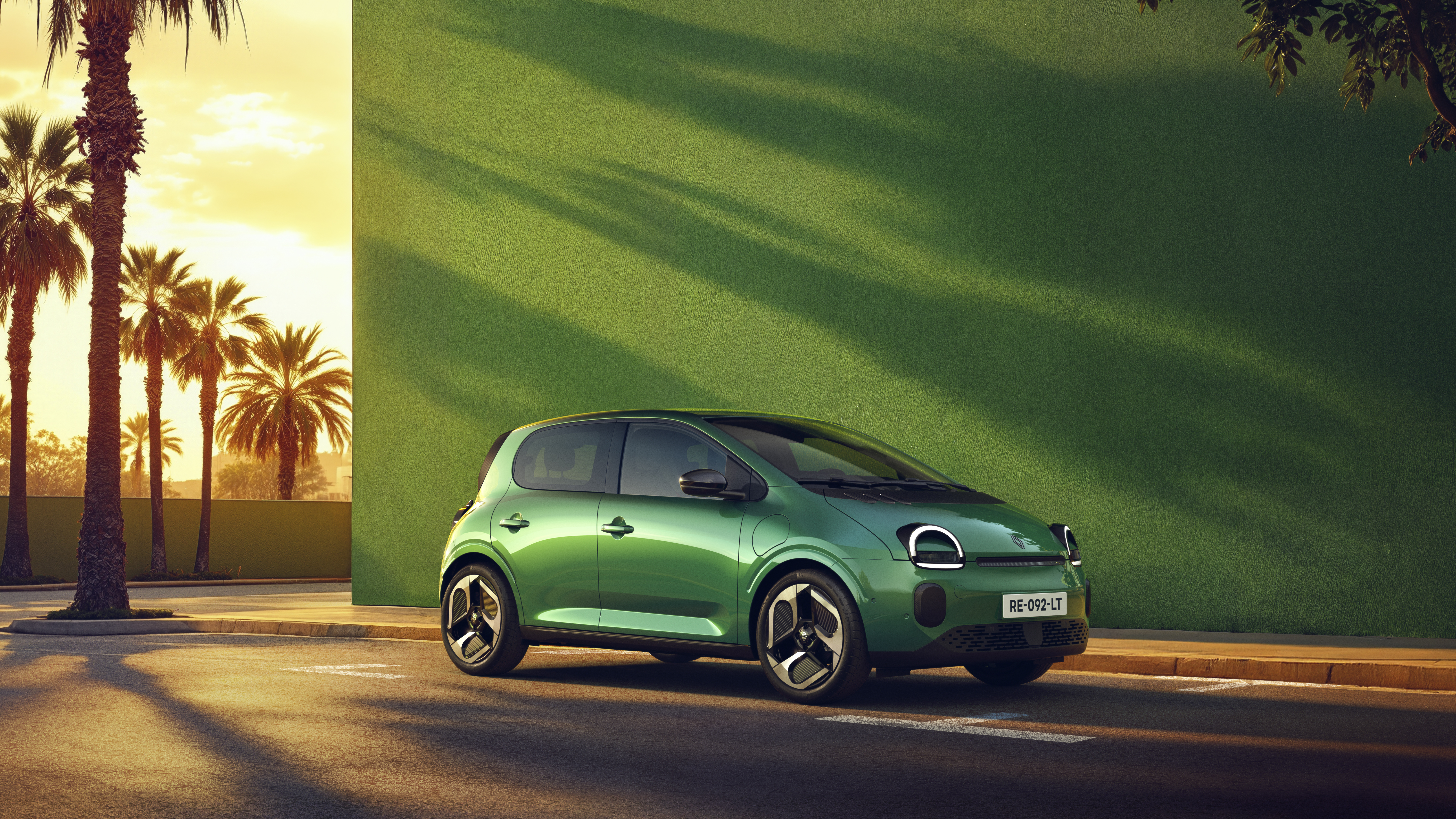 renault-twingo-etech-electric-revenirea-unui-model-iconic-revolutia-segment